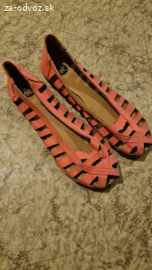 Darujem rôzne topánky