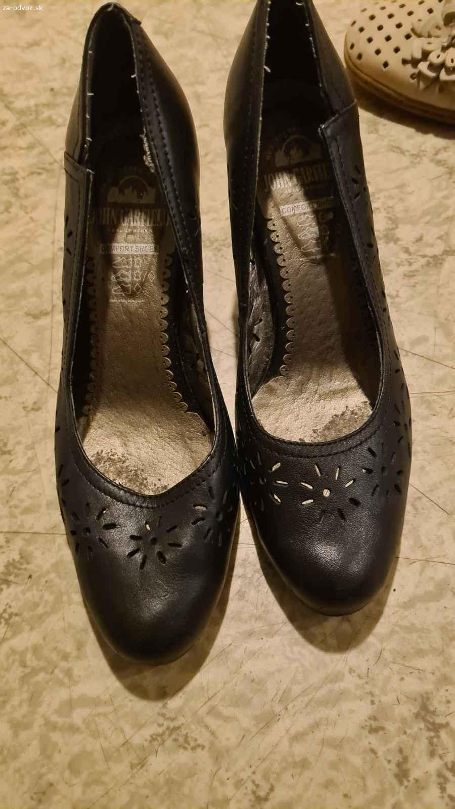 Darujem rôzne topánky