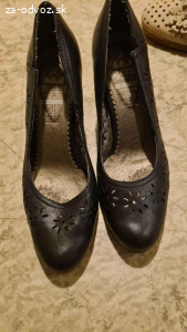 Darujem rôzne topánky