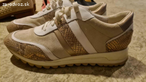 Darujem rôzne topánky