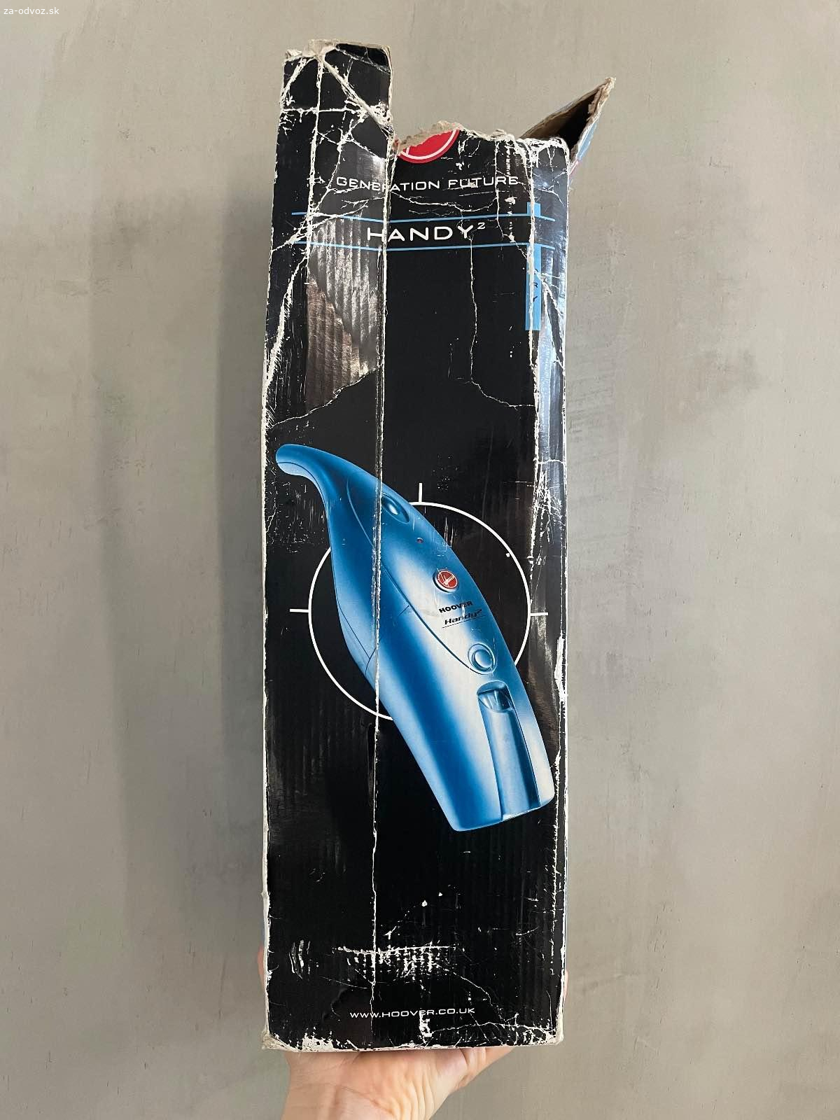 RUČNÝ VYSÁVAČ HOOVER S 4000 DB6. Darujem funkčný praktický a ľahký ručný vysávač S 40000 DB6 s možnosťou nabíjania cez autozapaľovač v aute.