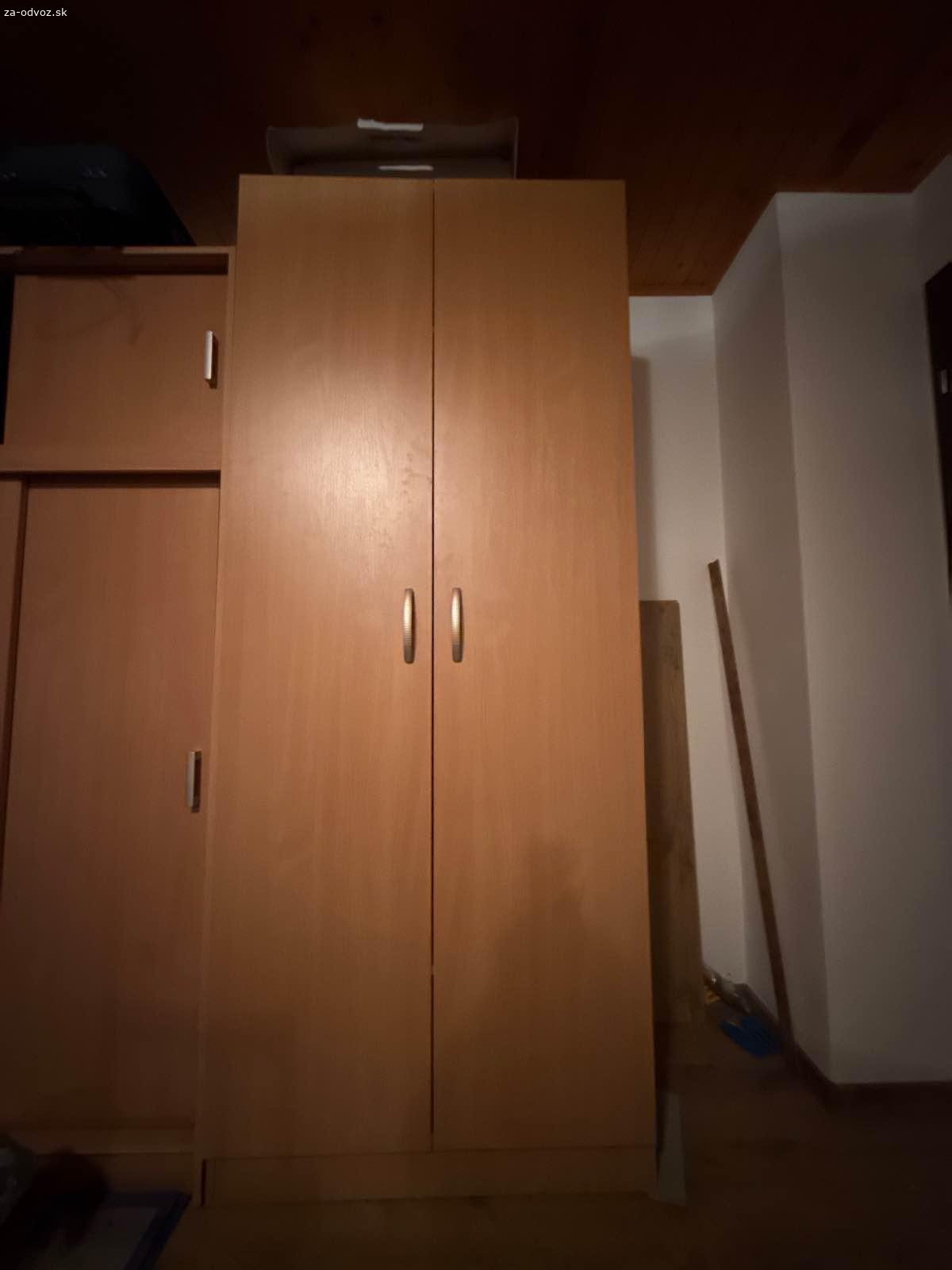 Darujem satnikovu skrinu dekor buk