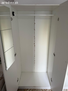 Darujem šatnikovú skriňu