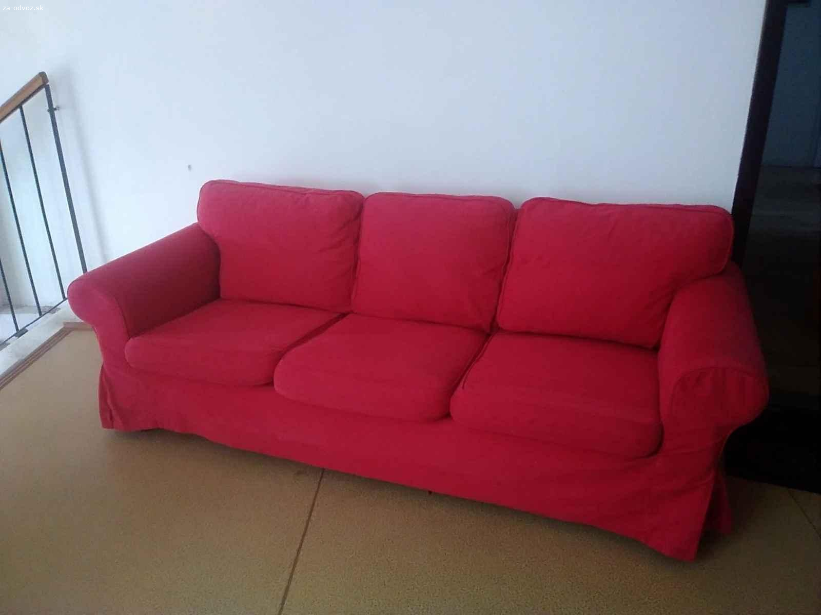 Darujem sedačku, cca 218 cm v zachovalom stave.. Poťahy sú snimatelne a dajú sa oprať.