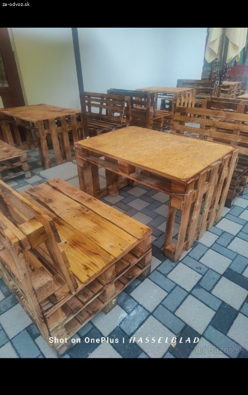 Darujem sedačky stoly z palet