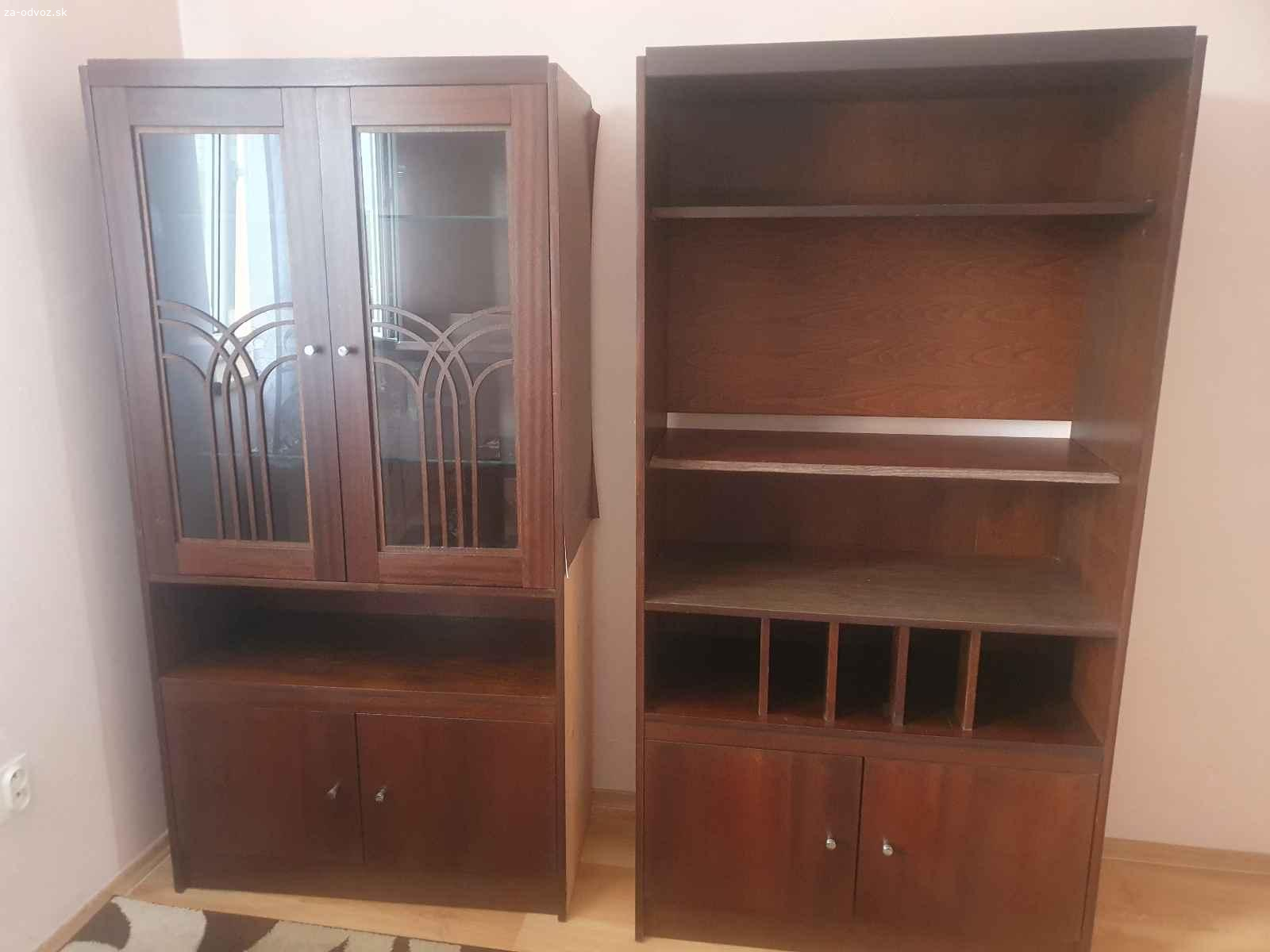 Darujem skrine. Darujem staršie obývačkove skrine v dobrom stave.
Rozmery skríň sú totožné, a to:
174.5x89x42
(Výška x Šírka x Hĺbka)