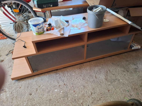 Darujem skrinku pod televizor
