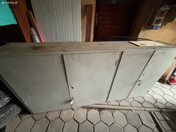 Darujem skriňu 200x95x32