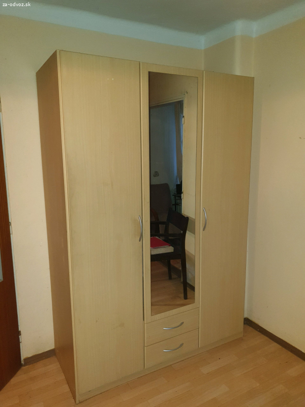 Darujem skrinu