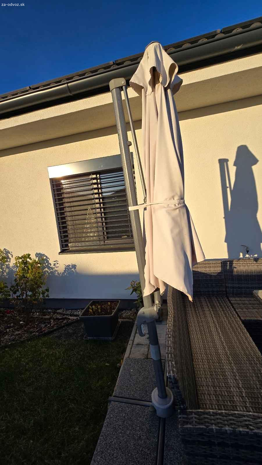 Darujem slnečník aj so zaťažením