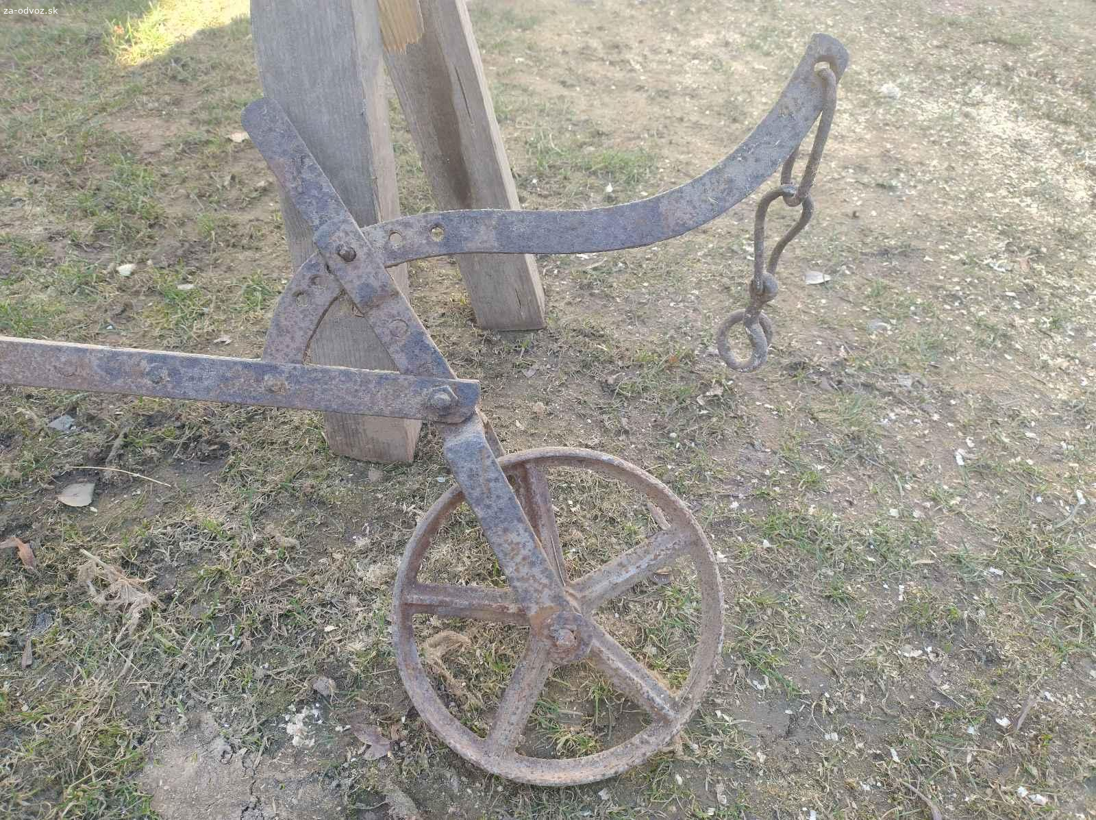 Darujem stary železný pluh