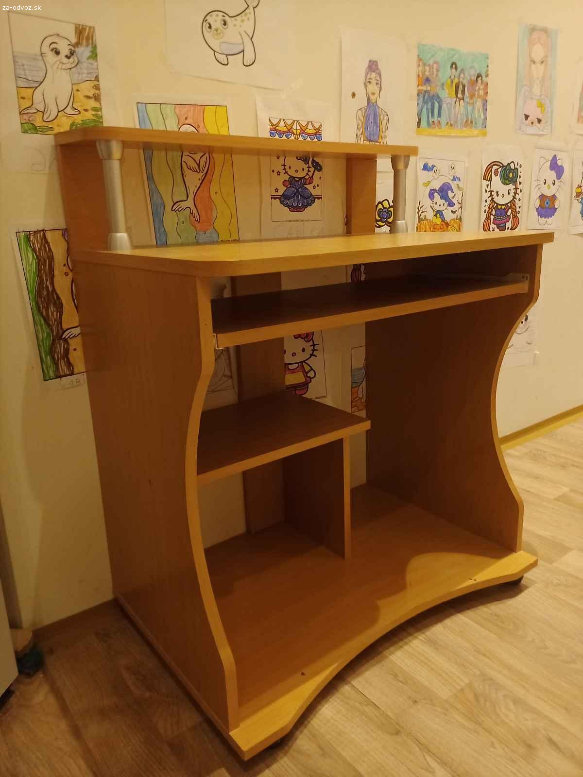 Darujem stolík pod počítač