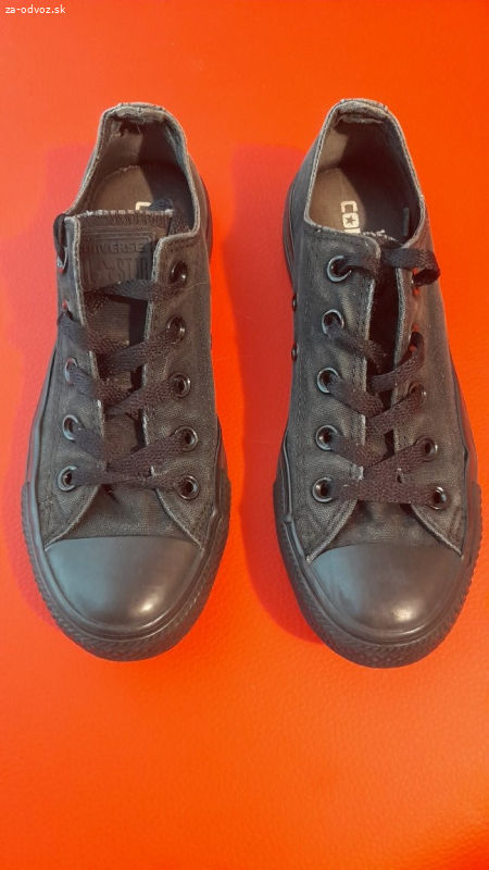 Darujem tenisky Converse a Vans