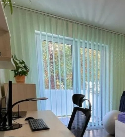 Darujem vertikálne žalúzie/lamely