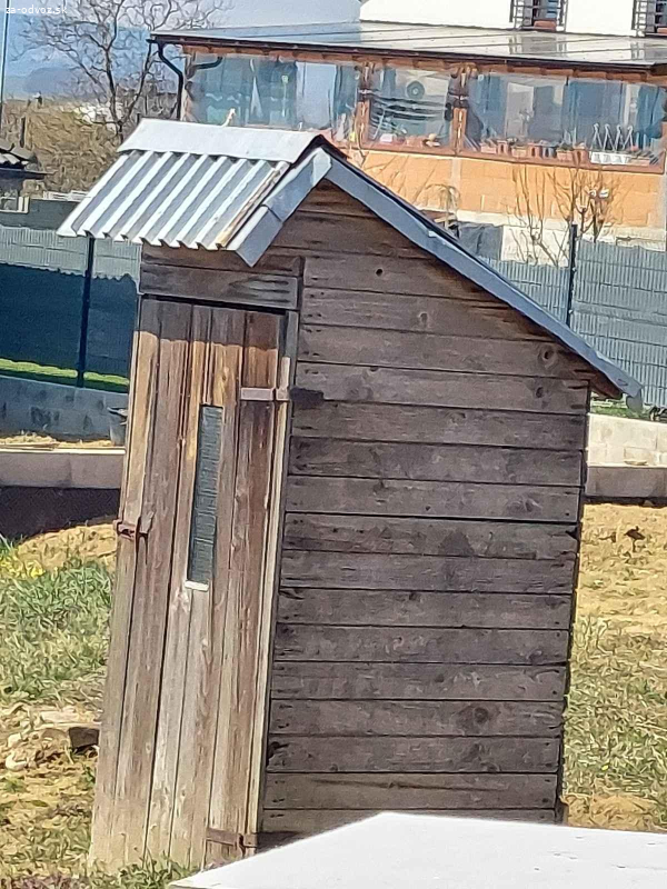 Darujem vonkajsie drevene wc