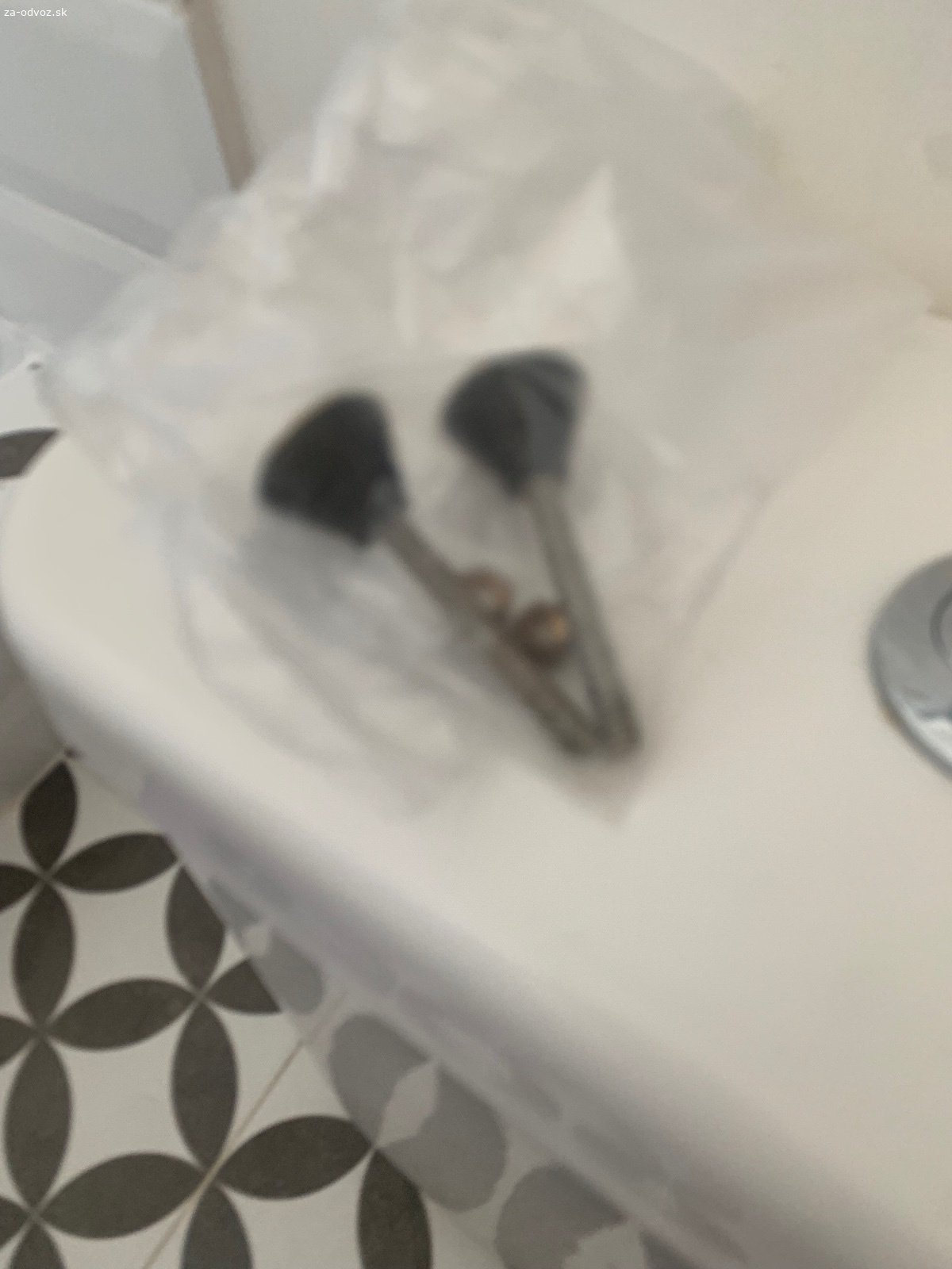 Darujem wc nádrž z jika lyra plus. spodok sa rozbil,
používané ale nepoškodené
splachovací mechanizmus používaný
