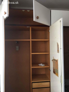 Darujem za odvoz obývaciu stenu Javorina