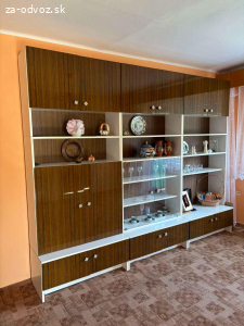 Darujem za odvoz obývaciu stenu