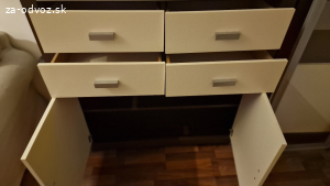 Darujem za odvoz obývaciu stenu