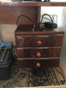 Darujem za odvoz písací stôl