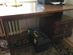 Darujem za odvoz písací stôl