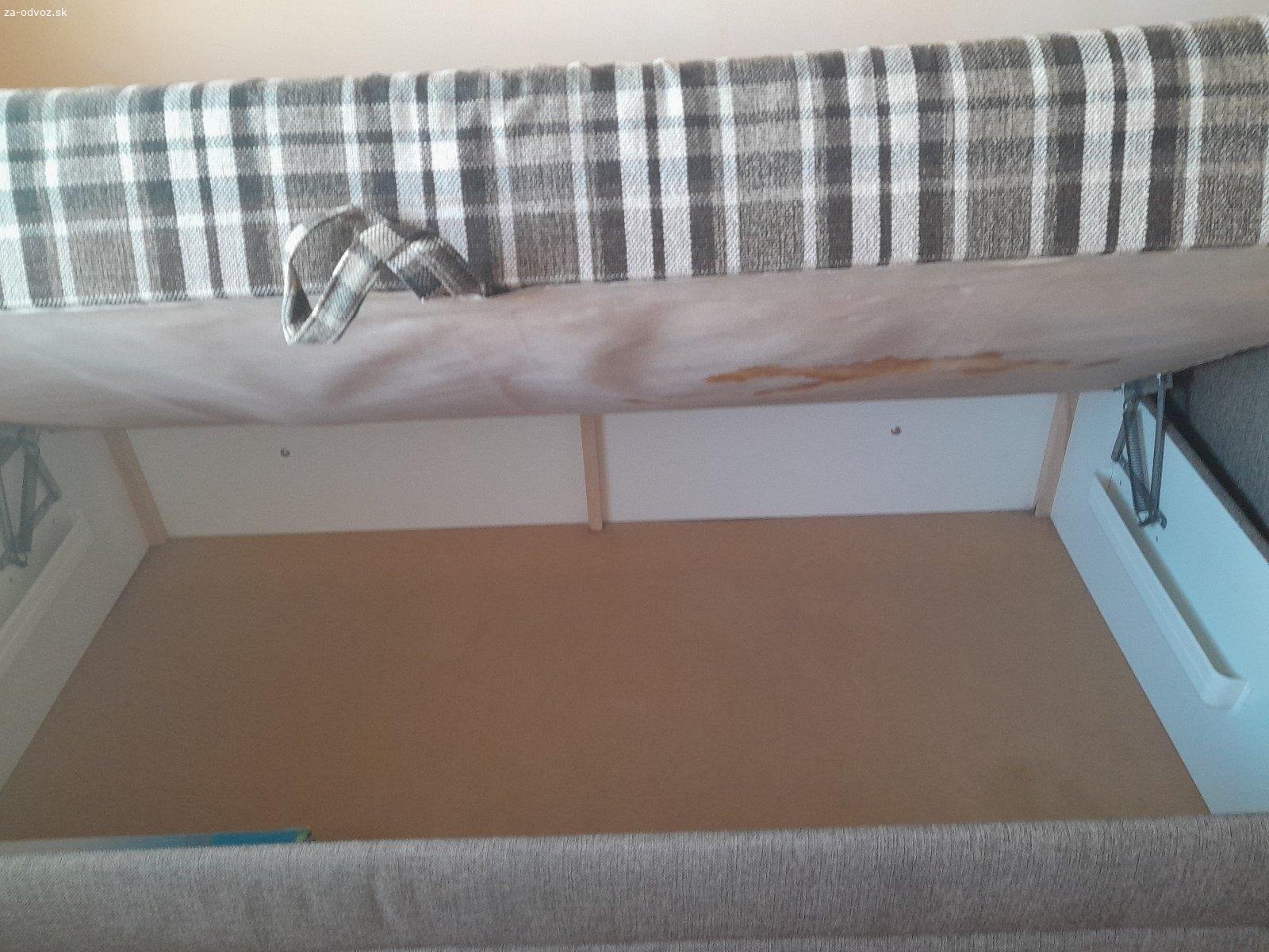 Darujem za odvoz posteľ 110x200 s veľkým úložným p. Darujem posteľ za odvoz 110x200 cm s veľkým úložným priestorom.