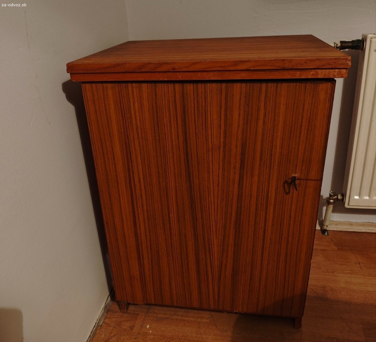 Darujem za odvoz šijací stroj Veritas. Darujem za odvoz šijací stroj Veritas. Pôvodne šľapací, prerobený na elektriku.
Iba osobný odber!

v x š x h - 77 cm x 58 cm x 45,5 cm