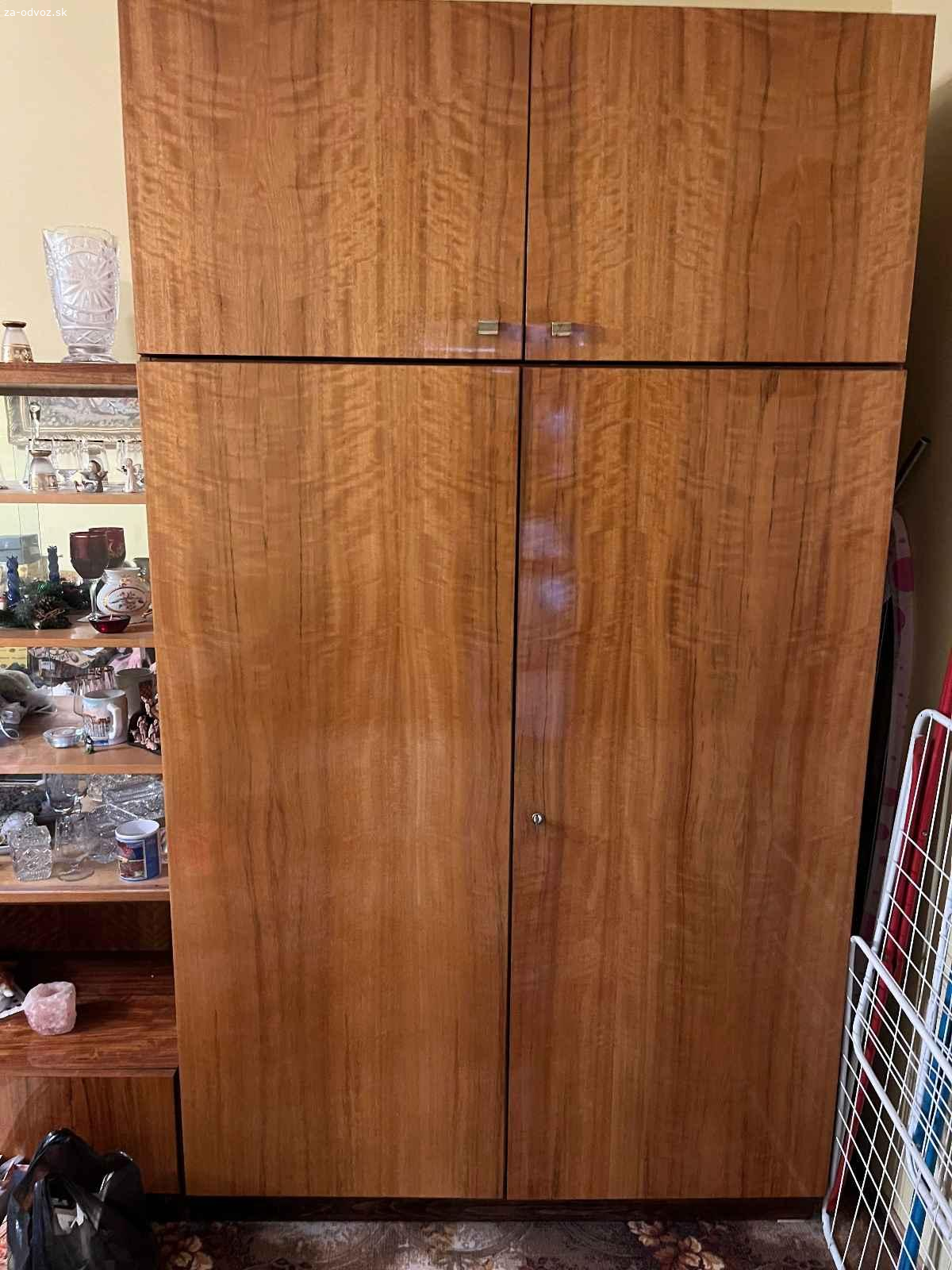 Darujem za odvoz skrine