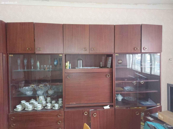 Darujem za odvoz staršiu obývačkovú zostavu