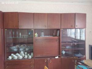 Darujem za odvoz staršiu obývačkovú zostavu