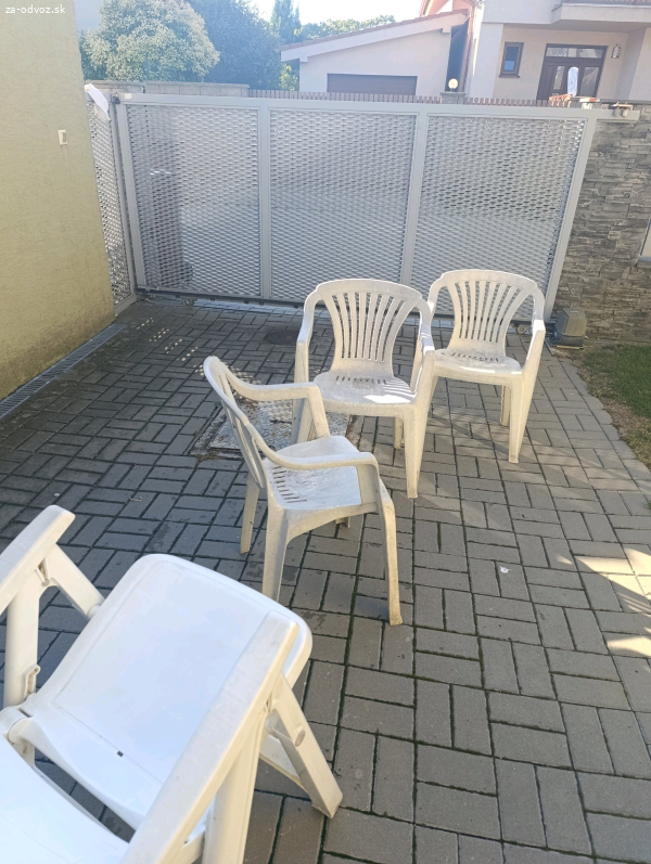 Darujem za odvoz stoličky.