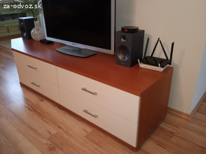 Darujem za odvoz TV stolík
