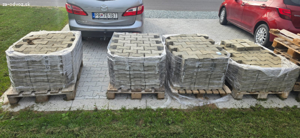 Darujem za odvoz zámkovú dlažbu.