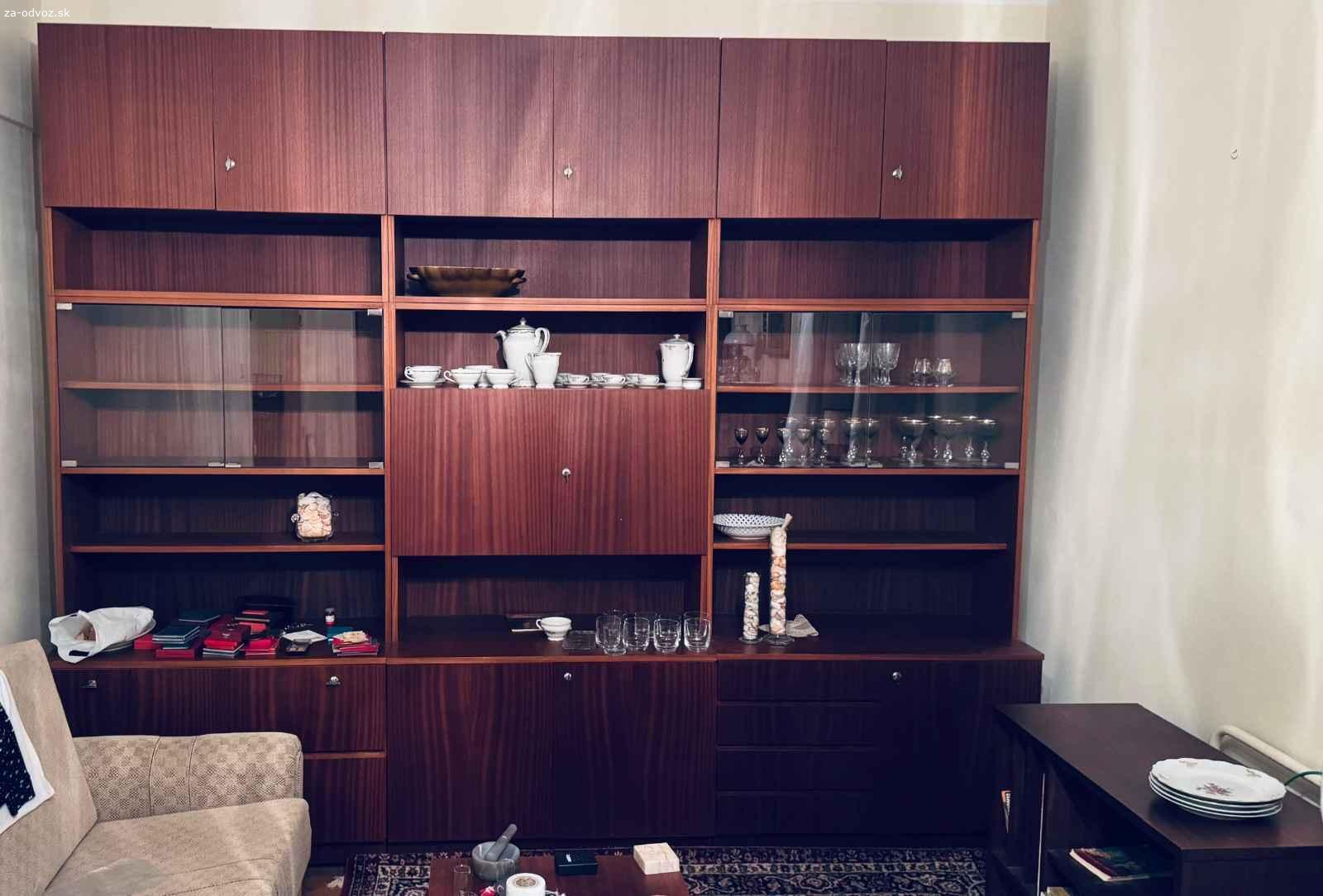 Darujem zachovalú obývačkovú stenu