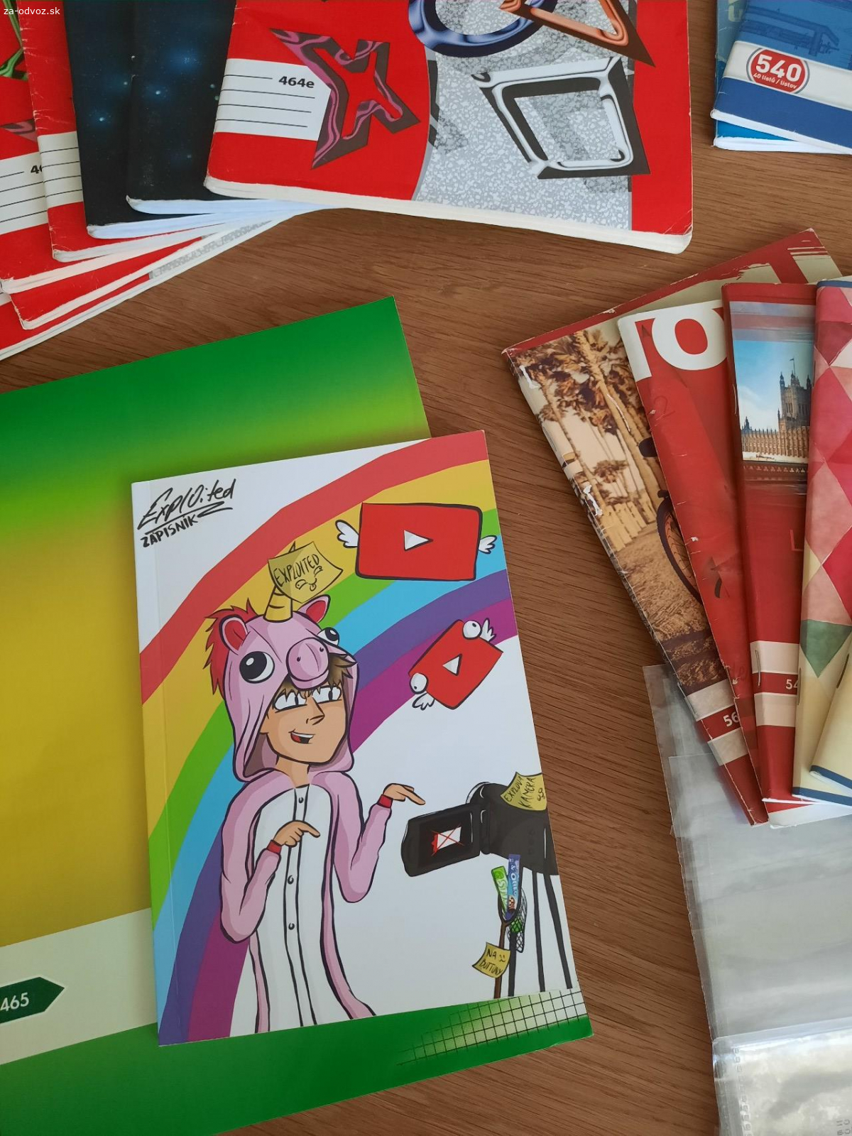 Darujem zošity pre školáka. Do sociálne slabšej rodiny darujem zošity, obaly. Predné štítky treba prepísať a prelepiť.
Malé A5 - čisté 2ks, linajkové 5ks
Veľké A4- čisté 3ks, linajkové 7ks, štvorčekový 1