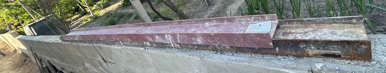 Darujeme za odvoz zelezne nosniky a skruzu