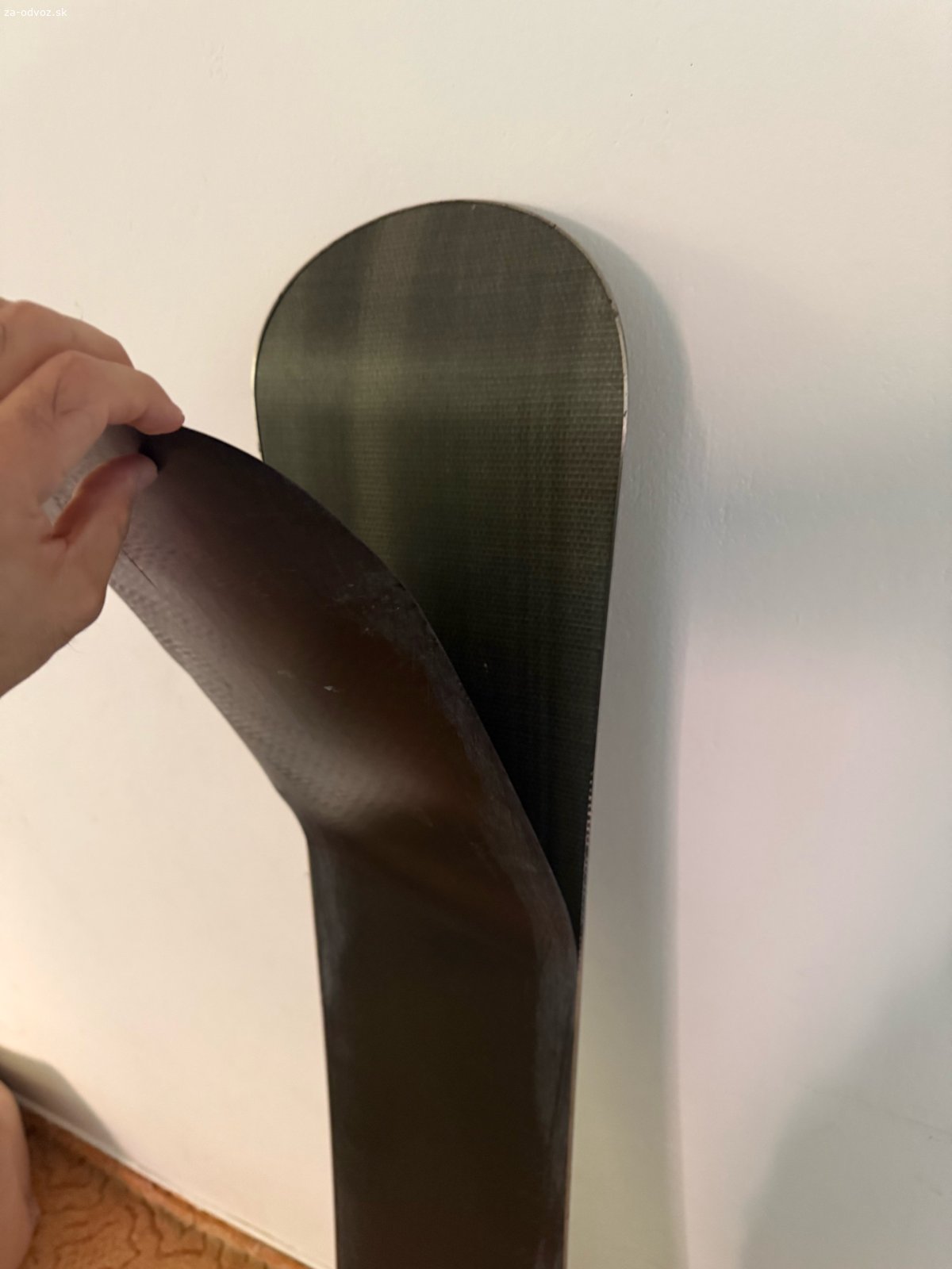 daruji snowboard, je na obrázku. Daruji snowboard, na obrázku je stav, 141 cm