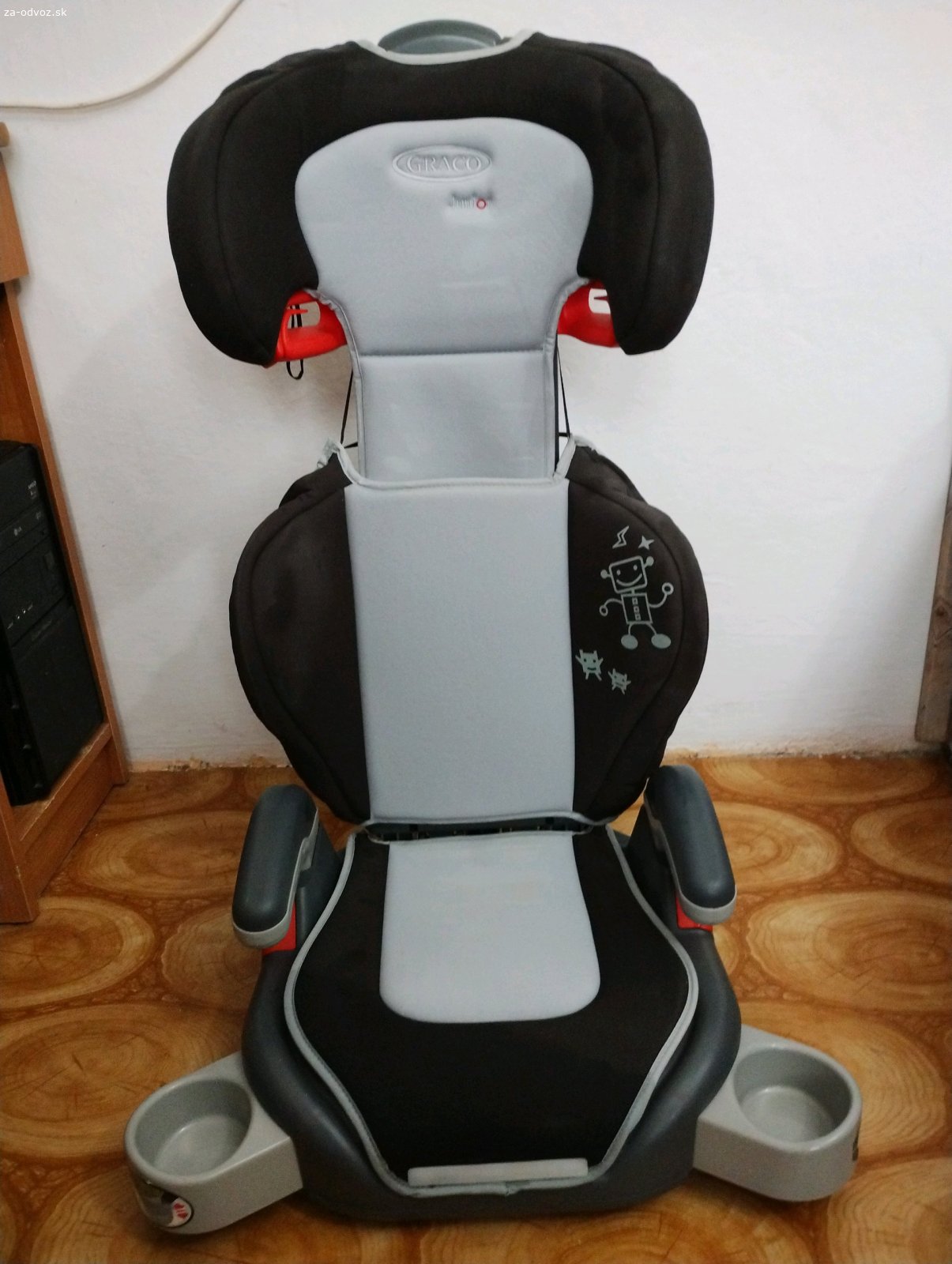 Detská autosedačka. Autosedačku značky Graco, od 15 do 36 kg. Výškovo nastaviteľné opierky rúk a hlavy. Výsuvné držiaky na poháre. Odnímateľný podsedák.