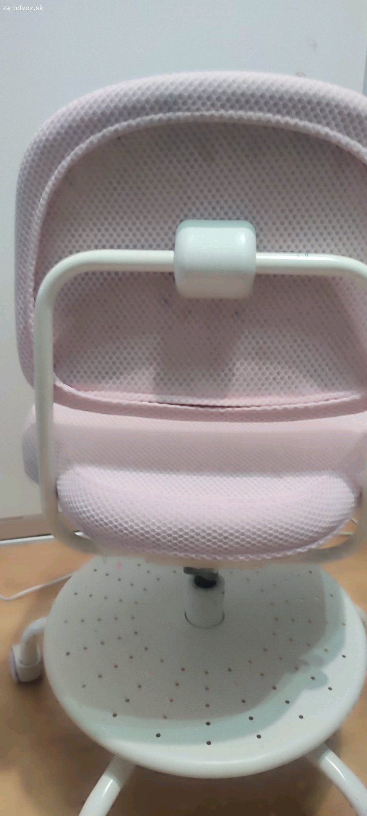 detska stolicka Ikea. detská nastavitelna stolicka, ruzovej farby, používaná, stále funkčná.