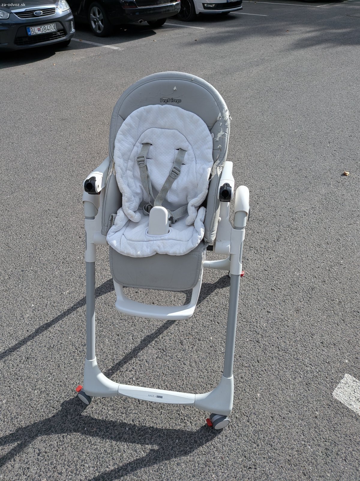 Detska stolicka Peg Perego Prima Pappa. Darujem detsku stolicku Peg Perego Prima Pappa. Potah je troska osuchany ale da sa vymenit.