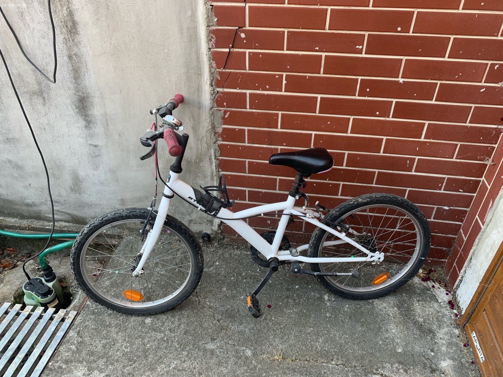 detsky bicykel.. Darujem detsky bicykel velkost 20”. REZERVOVANY