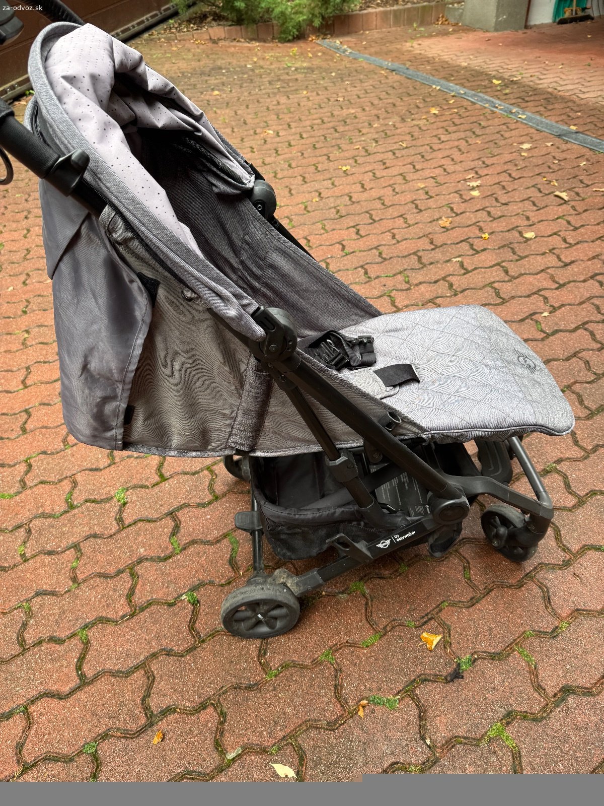 detsky kocik bugina "mini by easywalker". Darujem kvalitnu, funkcnu mini buginu.
Iba osobny odber Bratislava Karlova ves.
Ak mas zaujem posli na seba cislo a kedy prides.
Rasto.
