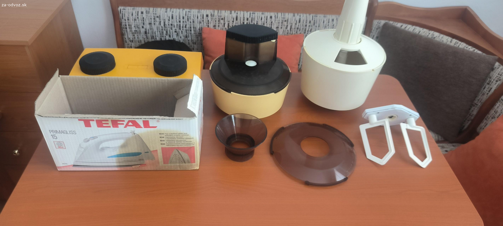domáci robot. darujem za odvoz robot,je tam mlynček na mäso,na mak plus strúhadlo