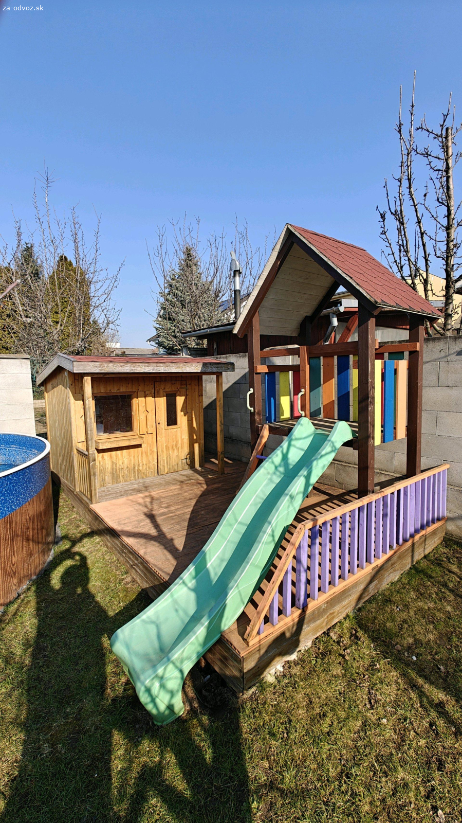 Domček so šmýkačkou pre deti