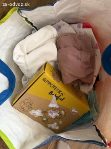 Dve tasky detského oblecenia