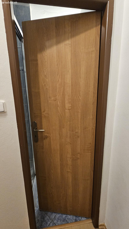 Dvere s kovaním 80P a 60Ľ