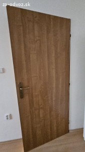 Dvere s kovaním 80P a 60Ľ