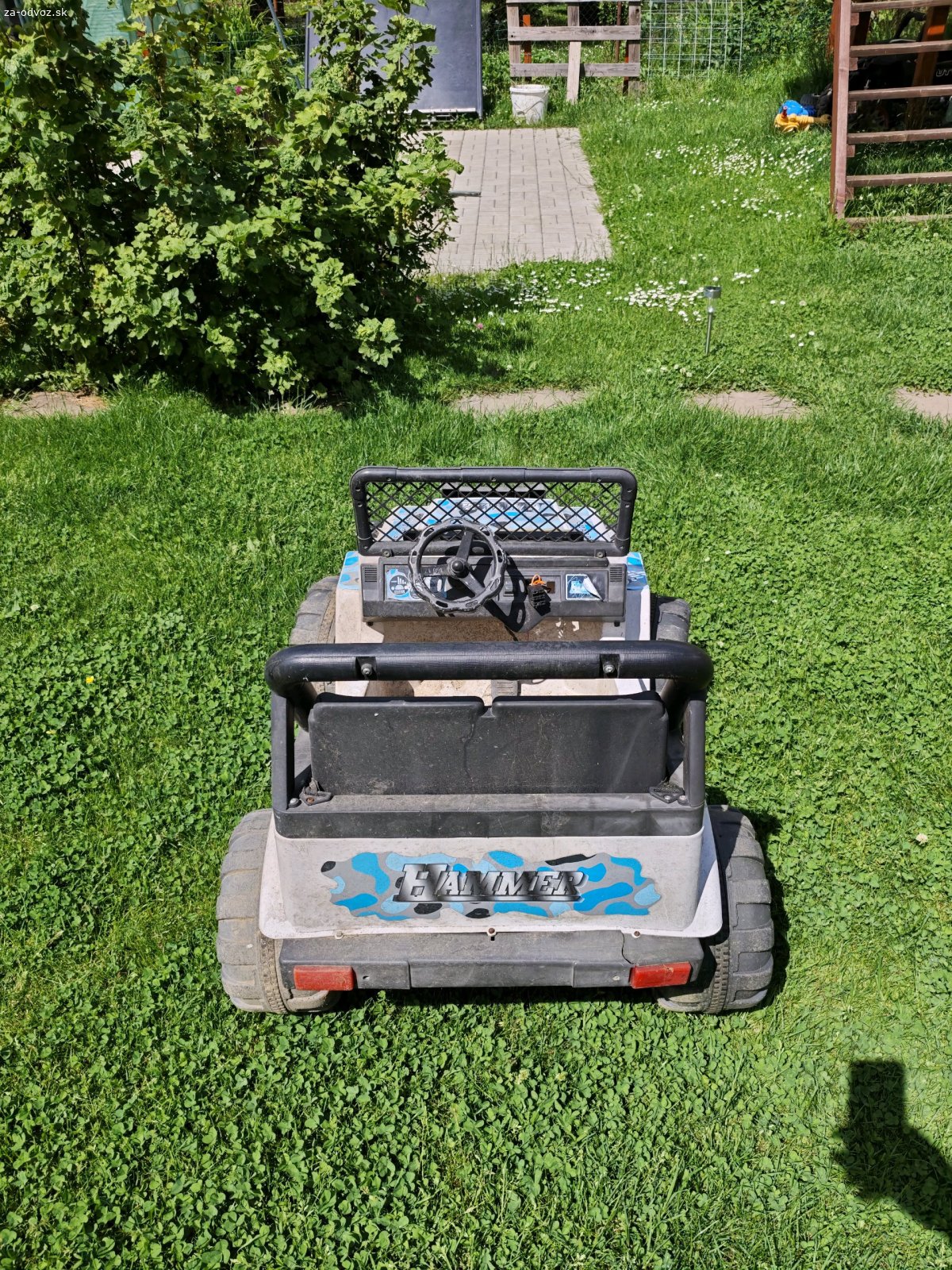 Elektrické autíčko. Darujem elektrické autíčko, nalezový stav. Iba osobný odber.