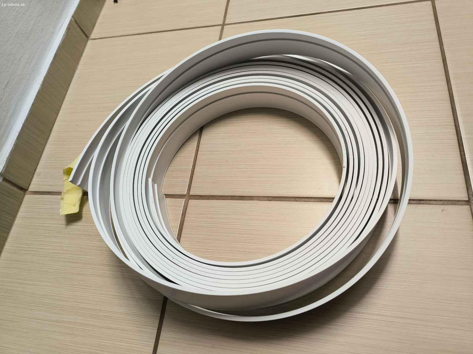 Garnižová krycia lišta ku plastovej koľajnici