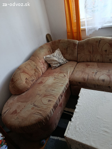 "Hľadám odvoz a vynášku gauča 4 poschodie